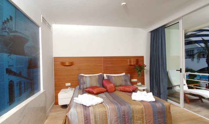 imagini hotel TITANIC LARA